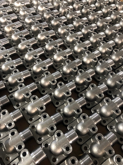 The difference between carbon steel and stainless steel