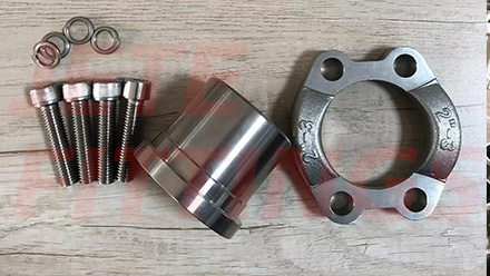 SAE Flange Bolt Selection: Hex Head Bolt vs. Socket Head Bolt