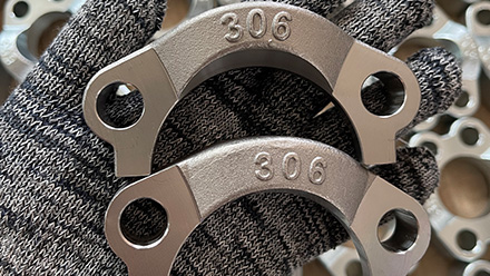 Off‑shore Equipment Hydraulic Pipeline Upgrade: Analysis of Superior Corrosion‑Resistance of Duplex Stainless Steel SAE Flanges